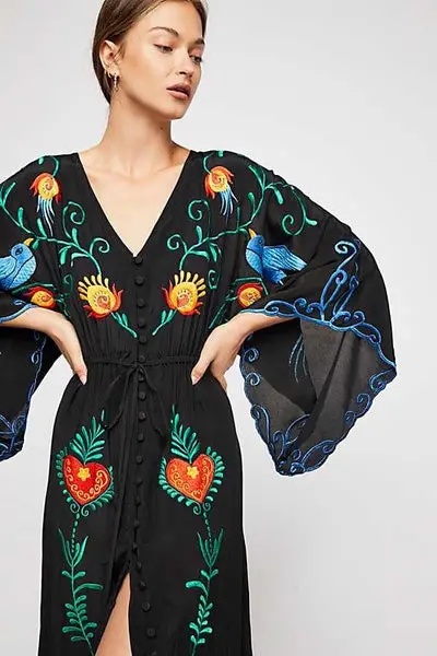 Kimono-Kleid üppig und blumig für ein Boho-Leben