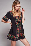 Kurzes schwarzes Kleid mit quadratischem Kragen Hippie