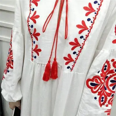 Langes böhmisches Kleid Weiß bestickt für ein Boho-Leben