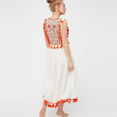 Weißes böhmisch-schickes langes Kleid trend