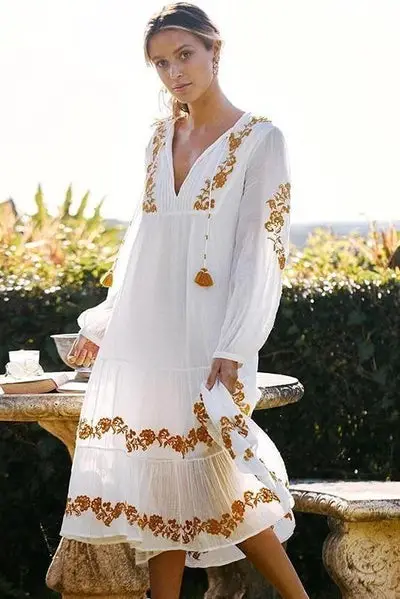Weißes kurzes Herbst-Sommer-Kleid Stern