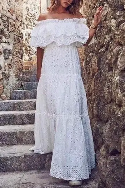 Weißes langes Kleid Böhmische Spitze kompliziert gewebt