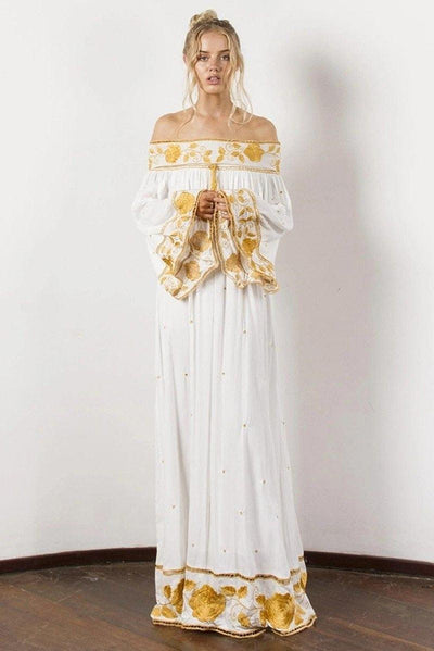 Weißes langes Kleid mit goldenen Stickereien trend