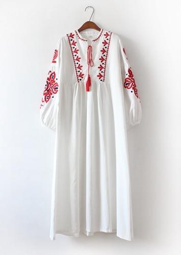 Langes böhmisches Kleid Weiß bestickt - Boho-Kleid.com